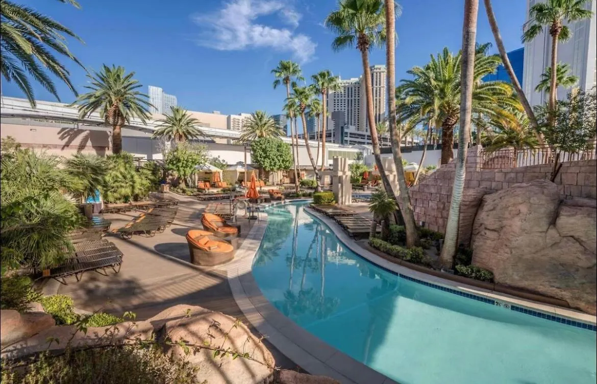 The Fantasy Suite Mgm Signature Pool View Las Vegas Aparthotel